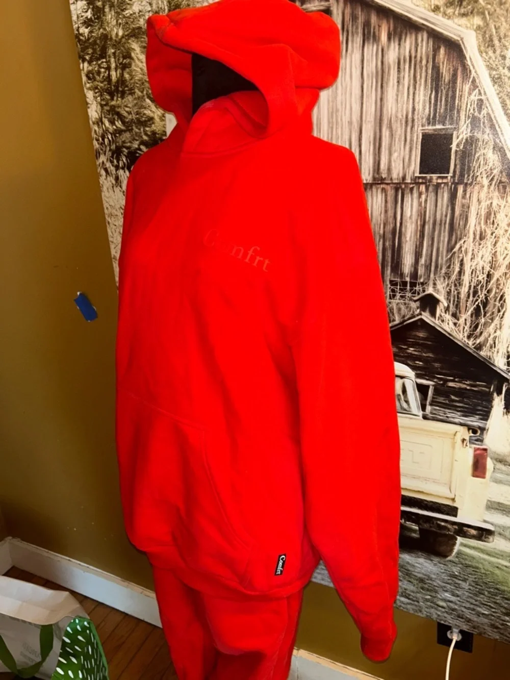 COMFRT Red LIMITED EDITION MATCHING SET  LIKE NEW M